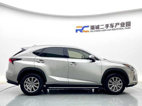 2021 Lexus NX 200 I Рестайлинг, серебристый, 2900000 рублей - вид 3