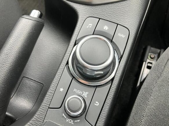 2022 Mazda 2 III (DJ) Рестайлинг, белый, 890700 рублей - вид 16