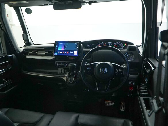 2021 Honda N-BOX II Рестайлинг, белый, 1599077 рублей - вид 5