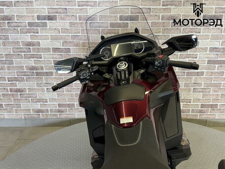 2025 Honda GL 1800 Gold Wing, красный, 3195000 рублей, вид 4