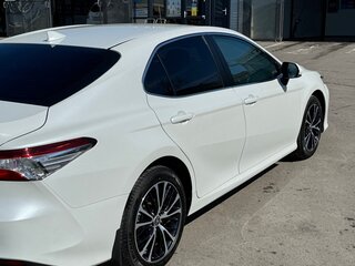 2020 Toyota Camry VIII (XV70), белый, 3980000 рублей, вид 4