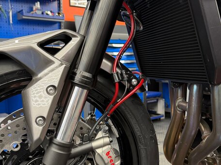 2025 Kawasaki Z 900, серый, 1400000 рублей, вид 4