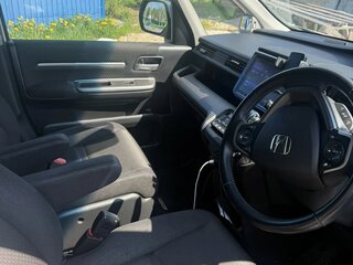 2021 Honda Stepwgn Spada V Рестайлинг, белый, 2200000 рублей, вид 5