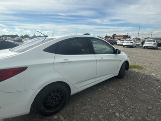 2015 Hyundai Solaris I Рестайлинг, белый, 850000 рублей, вид 2