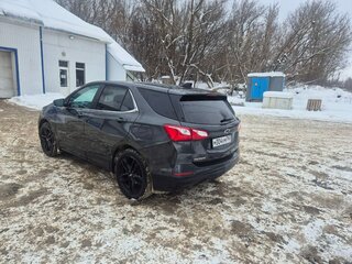 2020 Chevrolet Equinox III, серый, 2002000 рублей, вид 4