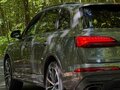 2024 Audi Q7 45 TFSI II (4M) Рестайлинг 2, серый, 4950000 рублей - вид 2