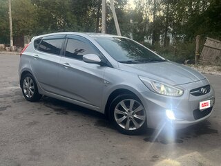 2014 Hyundai Solaris I, серебристый, 900000 рублей, вид 4