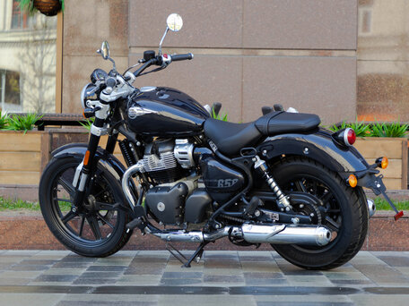 2026 Royal Enfield Super Meteor, чёрный, 755000 рублей, вид 3