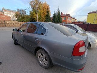 2012 Skoda Octavia II (A5) Рестайлинг, серый, 820000 рублей, вид 4
