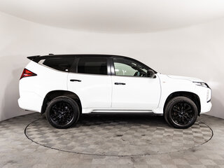 2022 Mitsubishi Montero Sport III Рестайлинг, белый, 3599000 рублей, вид 5