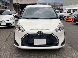 2021 Toyota Sienta II Рестайлинг, белый, 1094000 рублей, вид 2