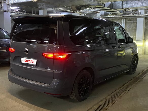 2022 Volkswagen Multivan T7, серый, 5850000 рублей - вид 16