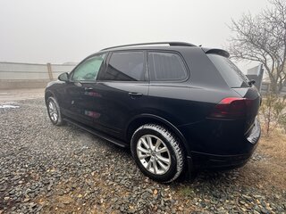 2011 Volkswagen Touareg II, чёрный, 3500000 рублей, вид 4