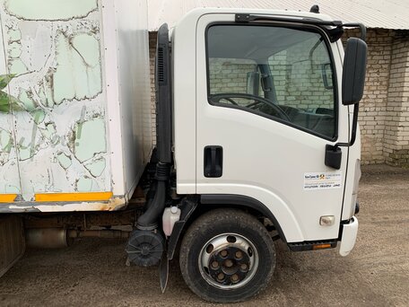 2020 Isuzu Elf (N-series), белый, 2150000 рублей, вид 3