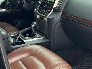 2018 Toyota Land Cruiser 200 Series Рестайлинг 2, чёрный, 7700000 рублей, вид 5