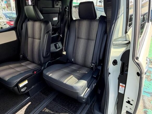 2021 Toyota Noah III (R80) Рестайлинг, белый, 2180000 рублей - вид 15