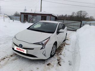 2017 Toyota Prius IV (XW50), белый, 1450000 рублей, вид 2
