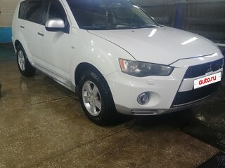 2010 Mitsubishi Outlander II Рестайлинг, белый, 1200000 рублей, вид 2