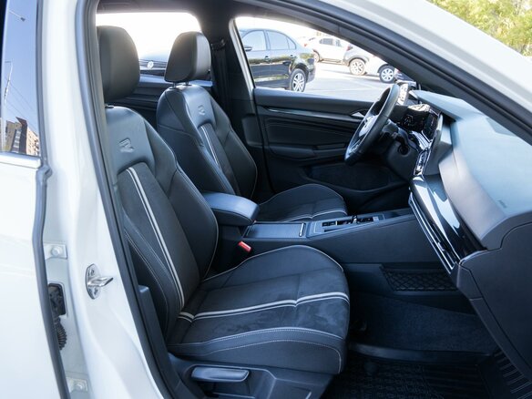 2024 Volkswagen Golf VIII, белый - вид 9
