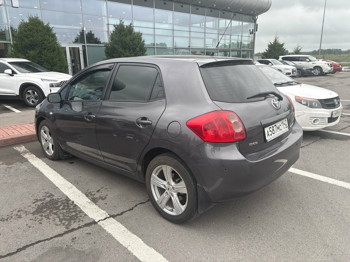 Открыть фотографии: Toyota Auris I