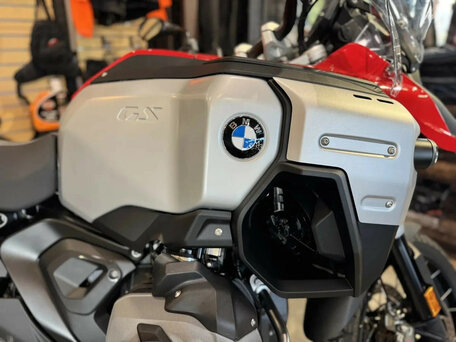 2025 BMW R 1300 GS Adventure, красный, 3150000 рублей, вид 2