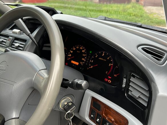 1998 Nissan Presage I, серый, 430000 рублей - вид 14