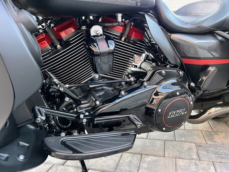 2019 Harley-Davidson CVO Road Glide Limited, серый, 2490000 рублей, вид 5