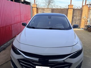 2020 Chevrolet Malibu IX Рестайлинг, белый, 1400000 рублей, вид 1