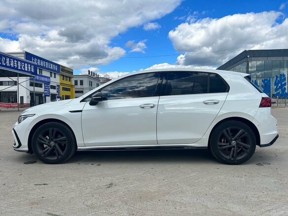 2023 Volkswagen Golf VIII, белый, 1850001 рублей - вид 6