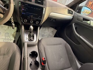 2012 Volkswagen Jetta VI, чёрный, 695000 рублей, вид 4