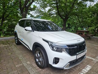2023 Kia Seltos I Рестайлинг, белый, 2130000 рублей, вид 3