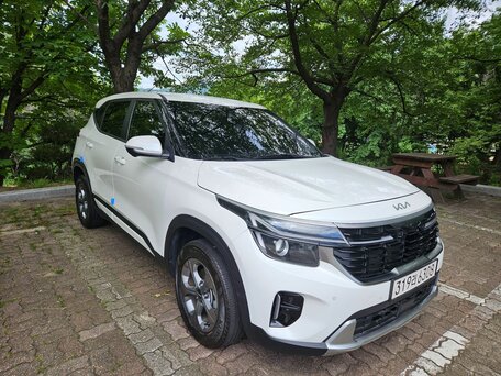 2023 Kia Seltos I Рестайлинг, белый, 2130000 рублей, вид 3