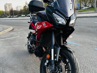 2020 Yamaha MT-09 Tracer (FJ-09), красный, 970000 рублей, вид 1