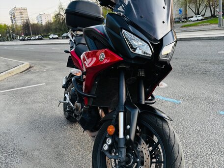 2020 Yamaha MT-09 Tracer (FJ-09), красный, 970000 рублей, вид 1