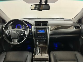 2017 Toyota Camry VII (XV50) Рестайлинг, белый, 2145000 рублей, вид 5