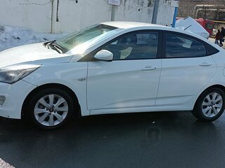 2016 Hyundai Solaris I Рестайлинг, белый, 749300 рублей, вид 4