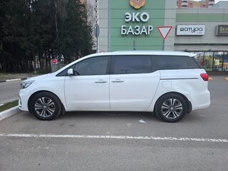 2018 Kia Carnival III, белый, 2860000 рублей, вид 4