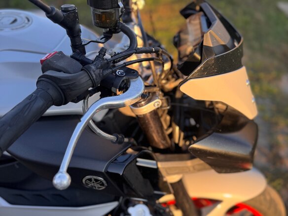 2020 Yamaha MT-10, серебристый, 1048344 рублей - вид 17