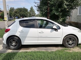 2010 Peugeot 207 I Рестайлинг, белый, 500000 рублей, вид 3