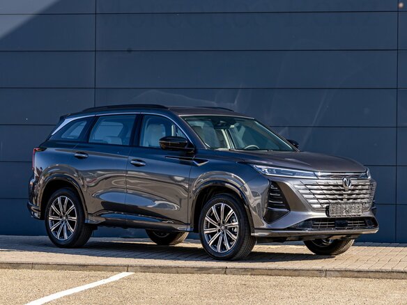 2024 Changan CS75 Plus III, серый, 2395000 рублей - вид 6