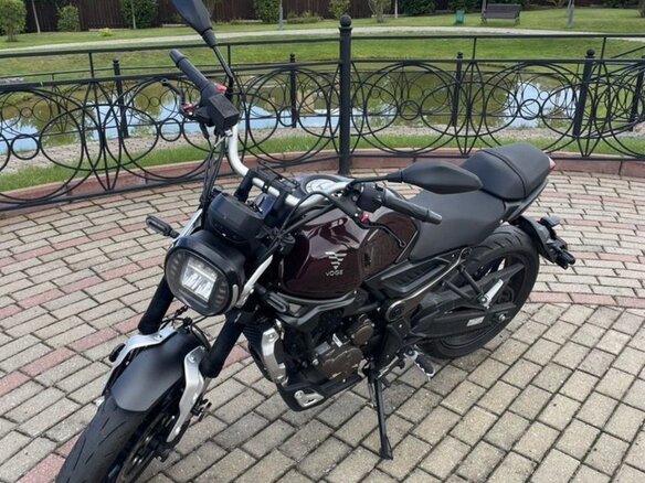 2022 Voge 300AC, красный, 300000 рублей