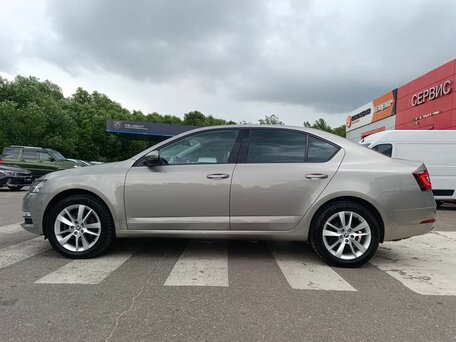 2018 Skoda Octavia III (A7) Рестайлинг, бежевый, 1990000 рублей, вид 4