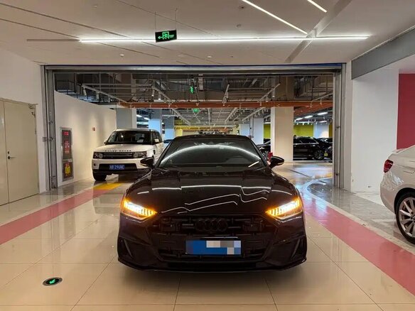 2022 Audi A7 L 45 TFSI II (4K), чёрный - вид 1
