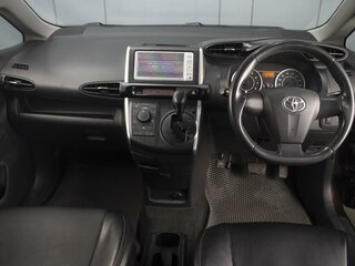 2010 Toyota Wish II, красный, 1279000 рублей, вид 5