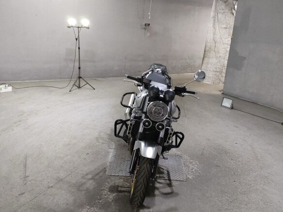 2021 Honda CB 1300, серебристый, 1390000 рублей - вид 2