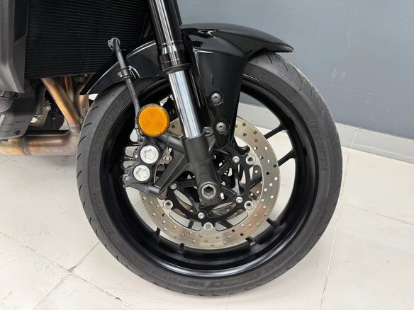 2023 Yamaha XSR900, чёрный, 1140000 рублей - вид 8