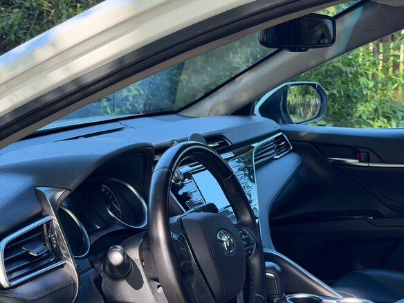 2019 Toyota Camry VIII (XV70), белый, 2000000 рублей - вид 13