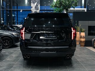 2022 Chevrolet Tahoe V, чёрный, 8800000 рублей, вид 3