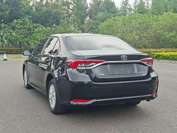 2023 Toyota Corolla XII (E210), чёрный, 1150000 рублей - вид 3