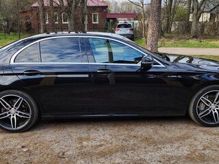 2016 Mercedes-Benz E-Класс 200 V (W213, S213, C238), чёрный, 2400000 рублей, вид 4